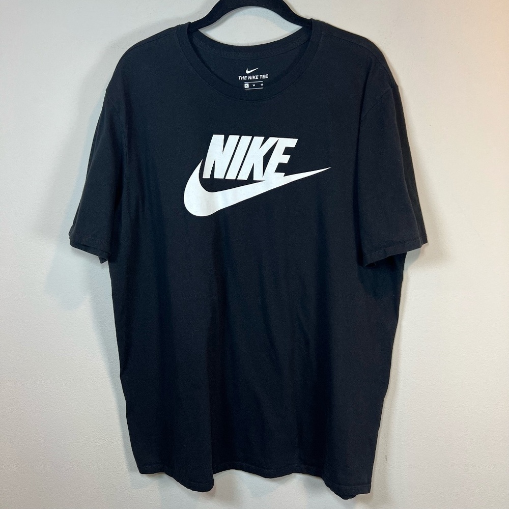 Nike Athletic Fit Graphic The Nike T-Shirt Black Short Sleeve Swoosh Basic Sz XL